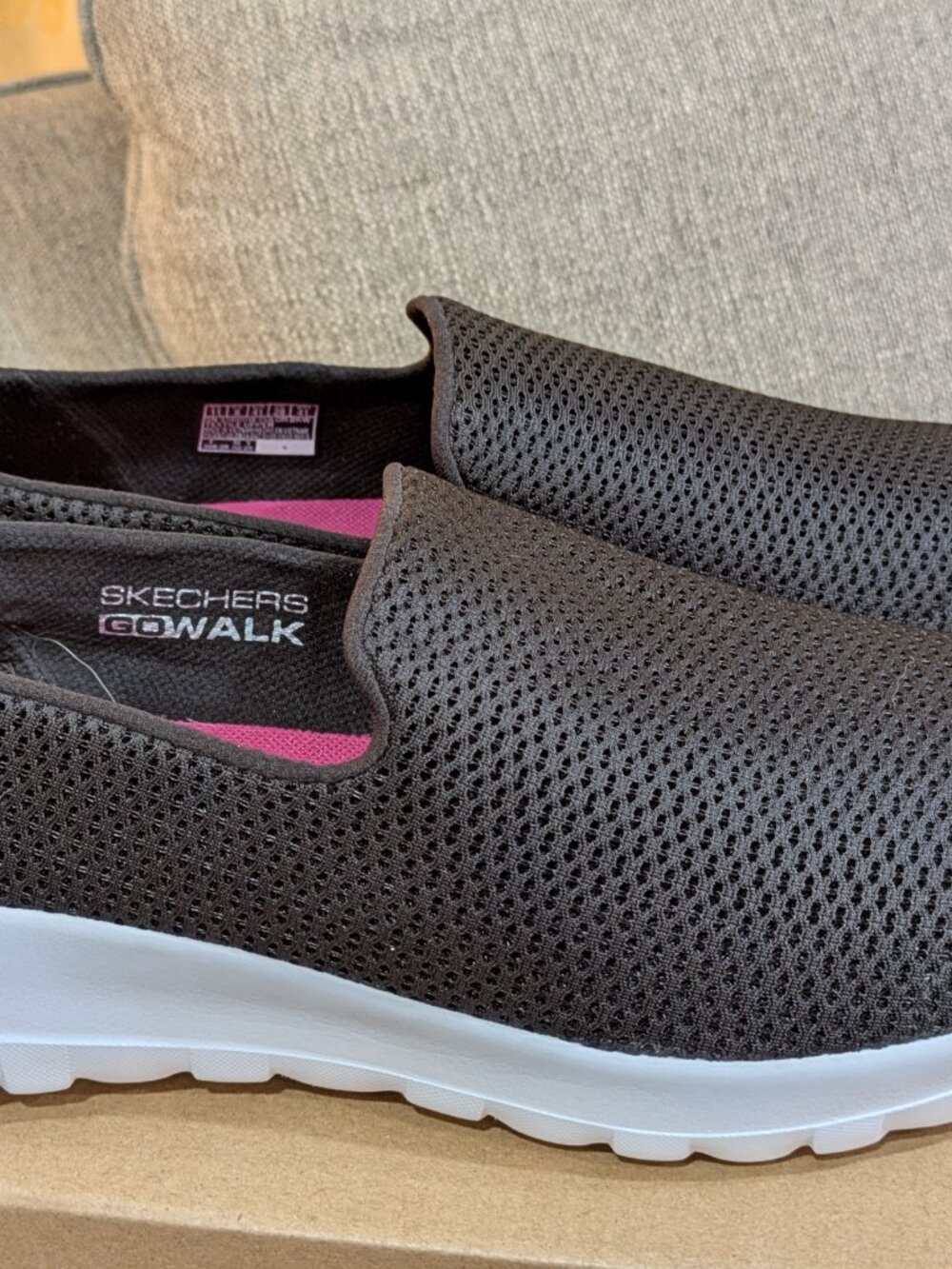 Women Skechers GOWalk Joy SlipOn Size 11 Colt Black Excellent Condition